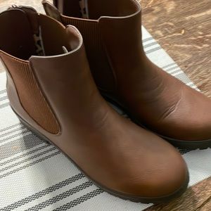 Maurice’s brown heeled boots, new with tags.